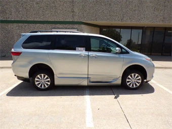 2017 Toyota Sienna Limited Premium 7-Passenger 119.3" WB - miniatura 2
