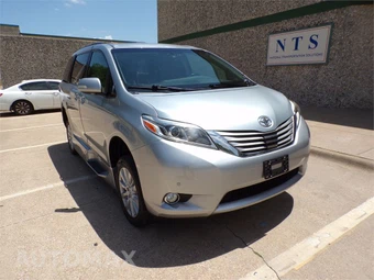 2017 Toyota Sienna Limited Premium 7-Passenger 119.3" WB - miniatura 3