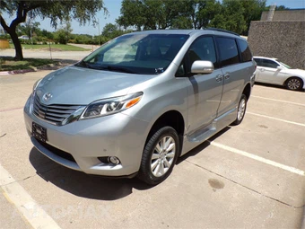 2017 Toyota Sienna Limited Premium 7-Passenger 119.3" WB - miniatura 4