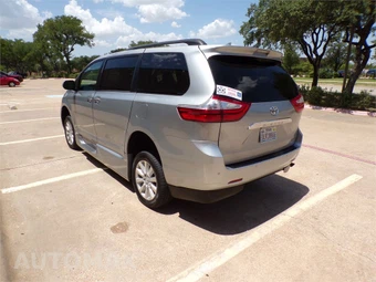 2017 Toyota Sienna Limited Premium 7-Passenger 119.3" WB - miniatura 6