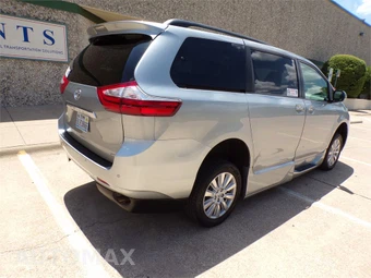 2017 Toyota Sienna Limited Premium 7-Passenger 119.3" WB - miniatura 7