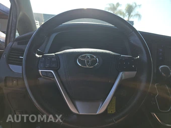 2017 Toyota Sienna SE 8-Passenger 119.3" WB - miniatura 10