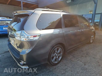 2017 Toyota Sienna SE 8-Passenger 119.3" WB - miniatura 4
