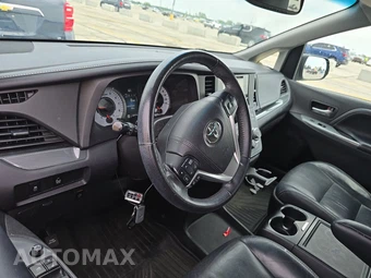 2017 Toyota Sienna SE 8-Passenger 119.3" WB - miniatura 10