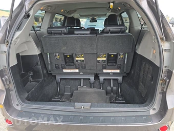 2017 Toyota Sienna SE 8-Passenger 119.3" WB - miniatura 17