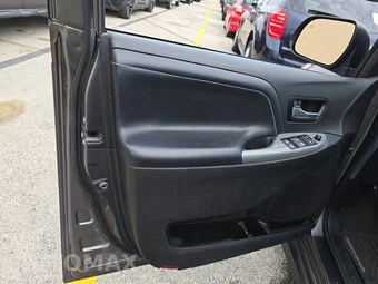 2017 Toyota Sienna SE 8-Passenger 119.3" WB - miniatura 9