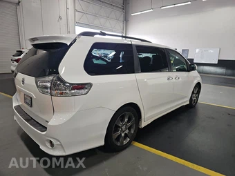 2017 Toyota Sienna SE 8-Passenger 119.3" WB - miniatura 4