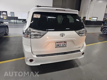 2017 Toyota Sienna SE 8-Passenger 119.3" WB - miniatura 5