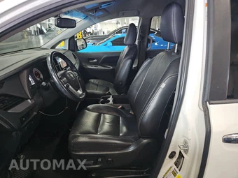 2017 Toyota Sienna SE 8-Passenger 119.3" WB - miniatura 7
