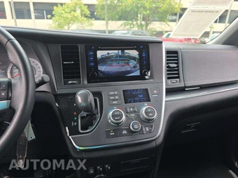 2017 Toyota Sienna SE 8-Passenger 119.3" WB - miniatura 10
