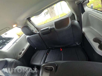 2017 Toyota Sienna SE 8-Passenger 119.3" WB - miniatura 14