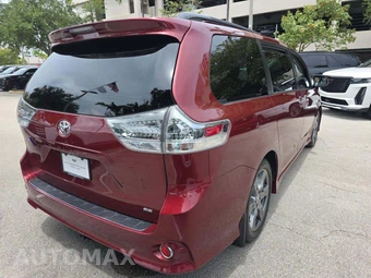 2017 Toyota Sienna SE 8-Passenger 119.3" WB - miniatura 3