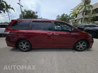 2017 Toyota Sienna SE 8-Passenger 119.3" WB - miniatura 4