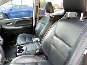 2017 Toyota Sienna SE Premium 8-Passenger 119.3" WB - miniatura 14