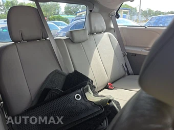 2017 Toyota Sienna XLE 7-Passenger 119.3" WB - miniatura 14