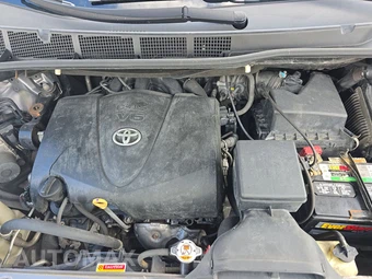 2017 Toyota Sienna XLE 7-Passenger 119.3" WB - miniatura 16