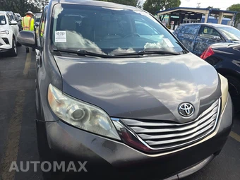 2017 Toyota Sienna XLE 7-Passenger 119.3" WB - miniatura 2