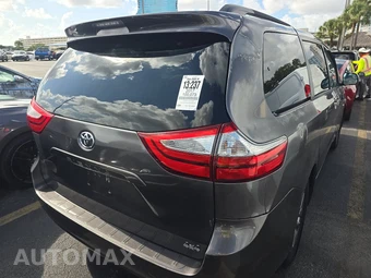 2017 Toyota Sienna XLE 7-Passenger 119.3" WB - miniatura 4