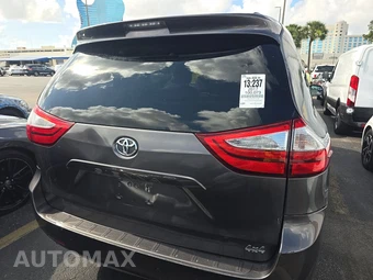 2017 Toyota Sienna XLE 7-Passenger 119.3" WB - miniatura 5