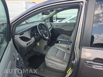 2017 Toyota Sienna XLE 7-Passenger 119.3" WB - miniatura 7