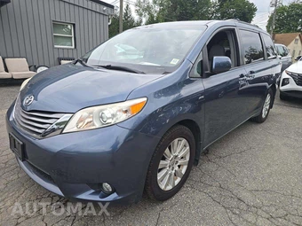 2017 Toyota Sienna XLE 7-Passenger 119.3" WB