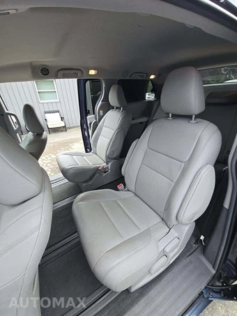 2017 Toyota Sienna XLE 7-Passenger 119.3" WB - miniatura 13