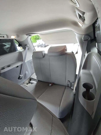 2017 Toyota Sienna XLE 7-Passenger 119.3" WB - miniatura 14