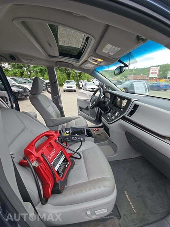 2017 Toyota Sienna XLE 7-Passenger 119.3" WB - miniatura 19