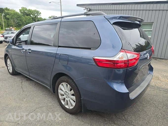 2017 Toyota Sienna XLE 7-Passenger 119.3" WB - miniatura 2
