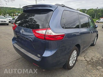 2017 Toyota Sienna XLE 7-Passenger 119.3" WB - miniatura 3