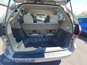 2017 Toyota Sienna XLE 7-Passenger 119.3" WB - miniatura 15