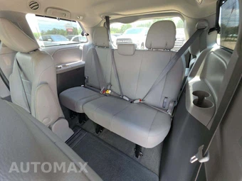 2017 Toyota Sienna XLE 8-Passenger 119.3" WB - miniatura 11