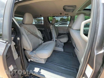 2017 Toyota Sienna XLE 8-Passenger 119.3" WB - miniatura 14