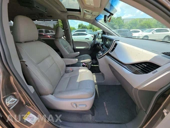 2017 Toyota Sienna XLE 8-Passenger 119.3" WB - miniatura 16