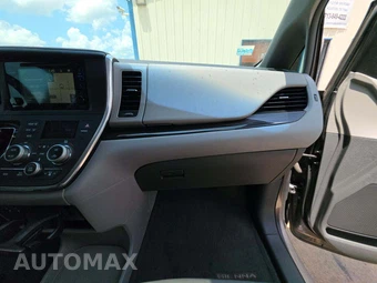 2017 Toyota Sienna XLE 8-Passenger 119.3" WB - miniatura 17