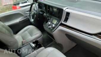 2017 Toyota Sienna XLE 8-Passenger 119.3" WB - miniatura 10