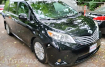 2017 Toyota Sienna XLE 8-Passenger 119.3" WB - miniatura 2