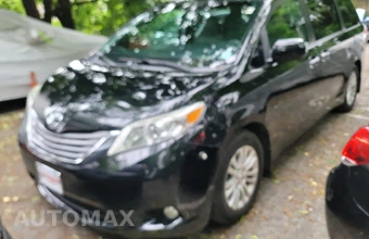 2017 Toyota Sienna XLE 8-Passenger 119.3" WB - miniatura 5