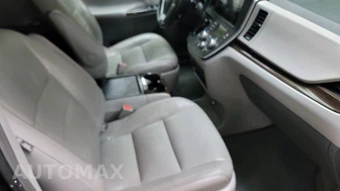 2017 Toyota Sienna XLE 8-Passenger 119.3" WB - miniatura 9