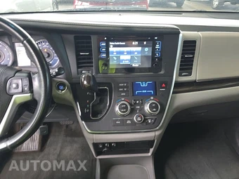 2017 Toyota Sienna XLE 8-Passenger 119.3" WB - miniatura 11
