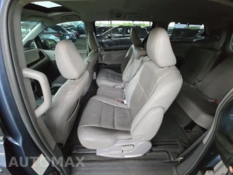 2017 Toyota Sienna XLE 8-Passenger 119.3" WB - miniatura 13
