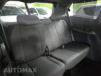 2017 Toyota Sienna XLE 8-Passenger 119.3" WB - miniatura 14