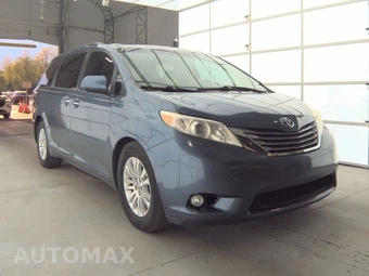 2017 Toyota Sienna XLE 8-Passenger 119.3" WB - miniatura 3