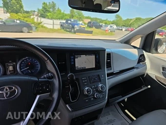 2017 Toyota Sienna XLE 8-Passenger 119.3" WB - miniatura 14