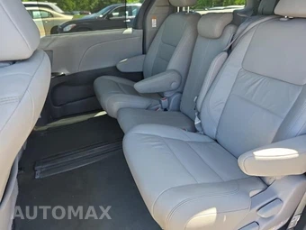 2017 Toyota Sienna XLE 8-Passenger 119.3" WB - miniatura 16