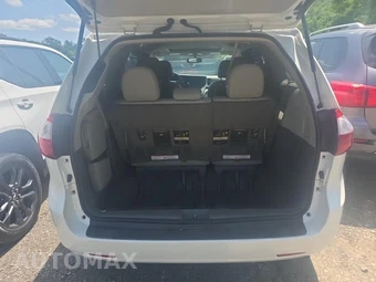 2017 Toyota Sienna XLE 8-Passenger 119.3" WB - miniatura 19