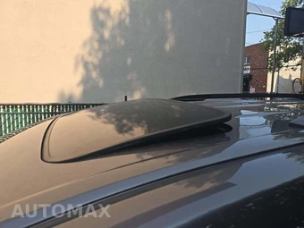 2017 Toyota Sienna XLE 8-Passenger 119.3" WB - miniatura 12