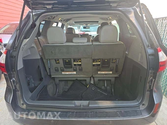 2017 Toyota Sienna XLE 8-Passenger 119.3" WB - miniatura 15