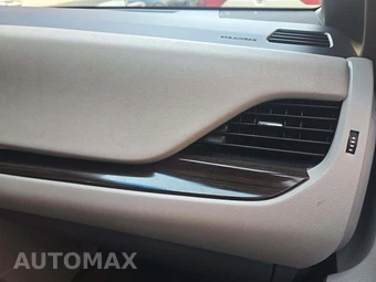 2017 Toyota Sienna XLE 8-Passenger 119.3" WB - miniatura 20