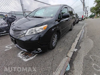 2017 Toyota Sienna XLE 8-Passenger 119.3" WB - samochód z USA z aukcji Manheim, oferta Kup Teraz w AUTOMAX